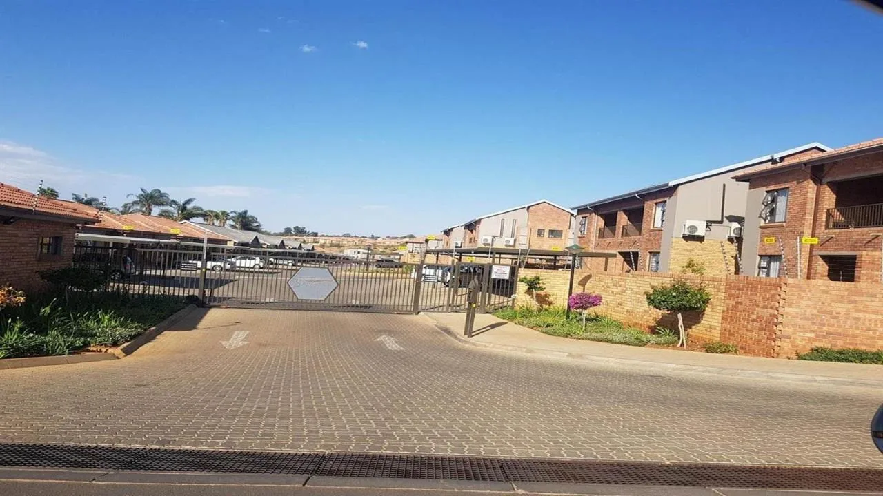 2 Bedroom Apartment / flat to rent in Wilgeheuwel