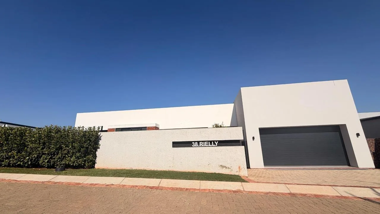 3 Bedroom House for sale in Helderzicht Eco Estate