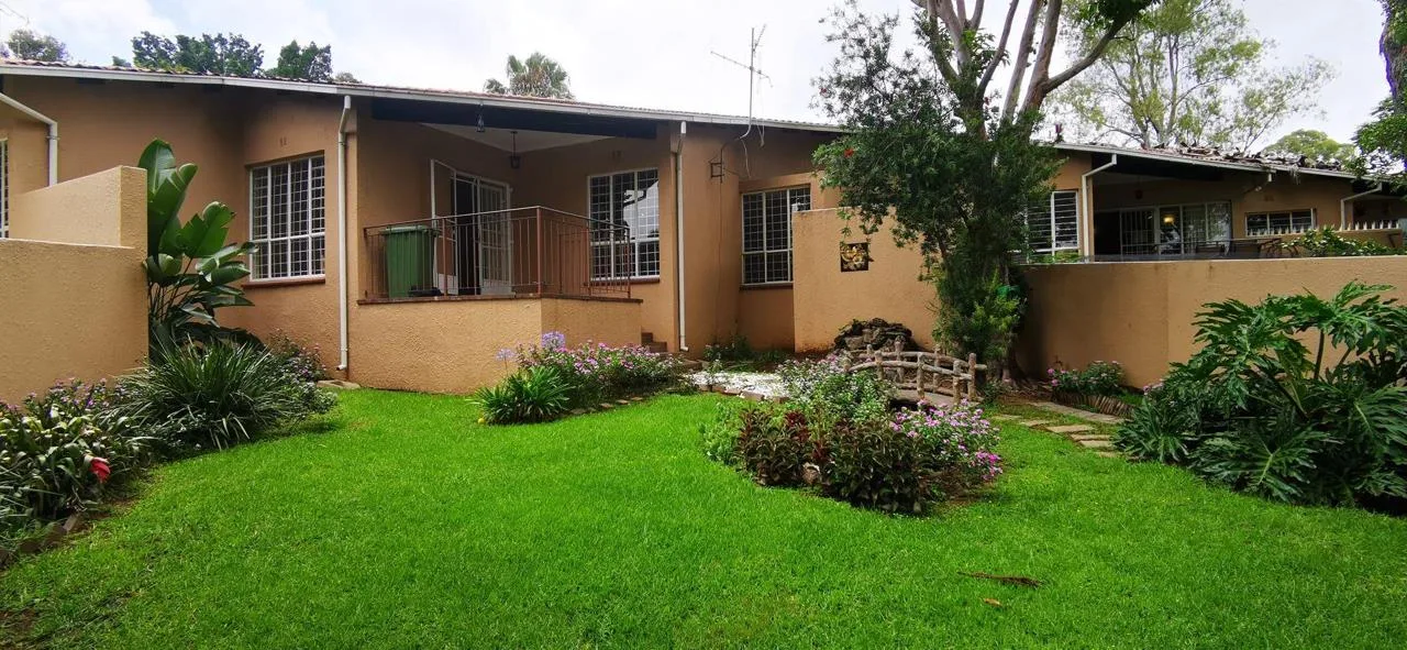 3 Bedroom Townhouse to rent in Bryanston
