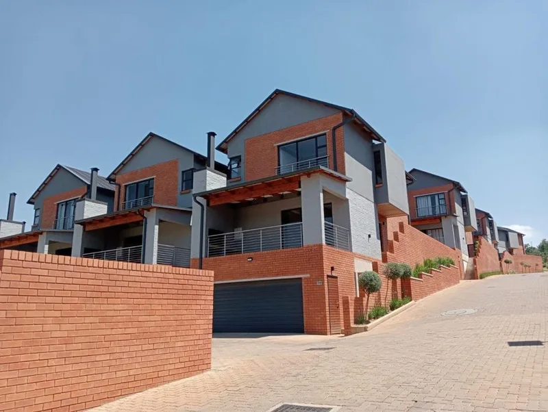 3 Bedroom Townhouse to rent in Olympus AH