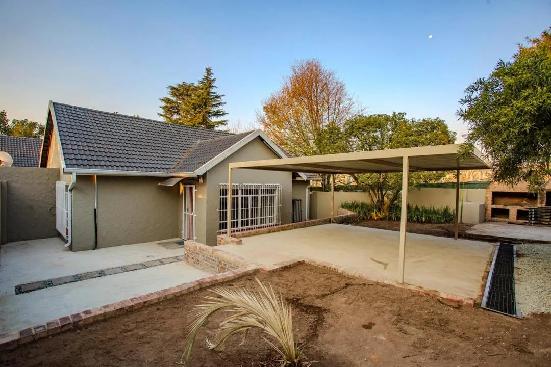 2 Bedroom House to rent in Erand Gardens