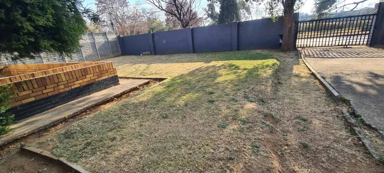 3 Bedroom House to rent in Robertsham