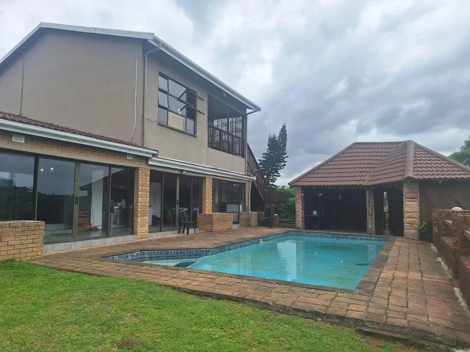 7 Bedroom House to rent in Amanzimtoti