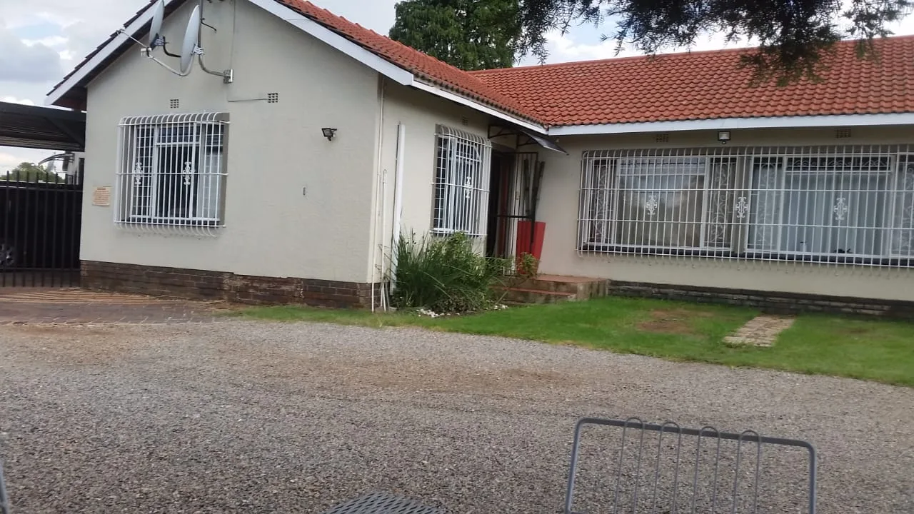 1 Bedroom House to rent in Glen Marais