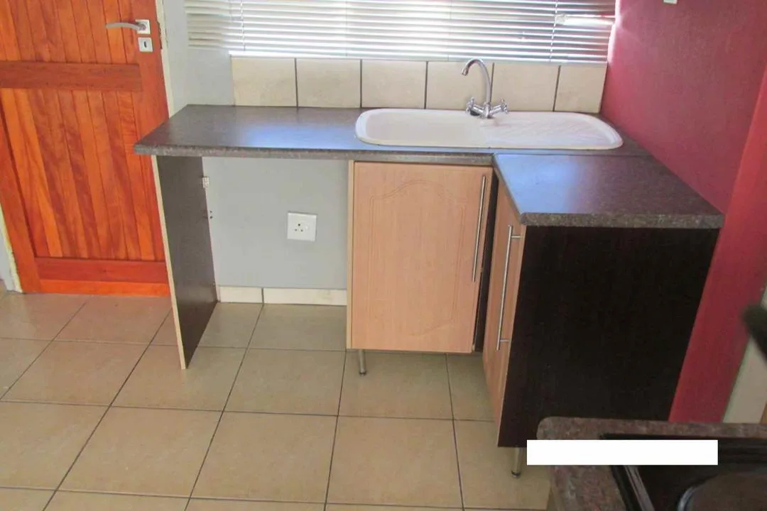 0.5 Bedroom Apartment / flat to rent in Lyttelton Manor