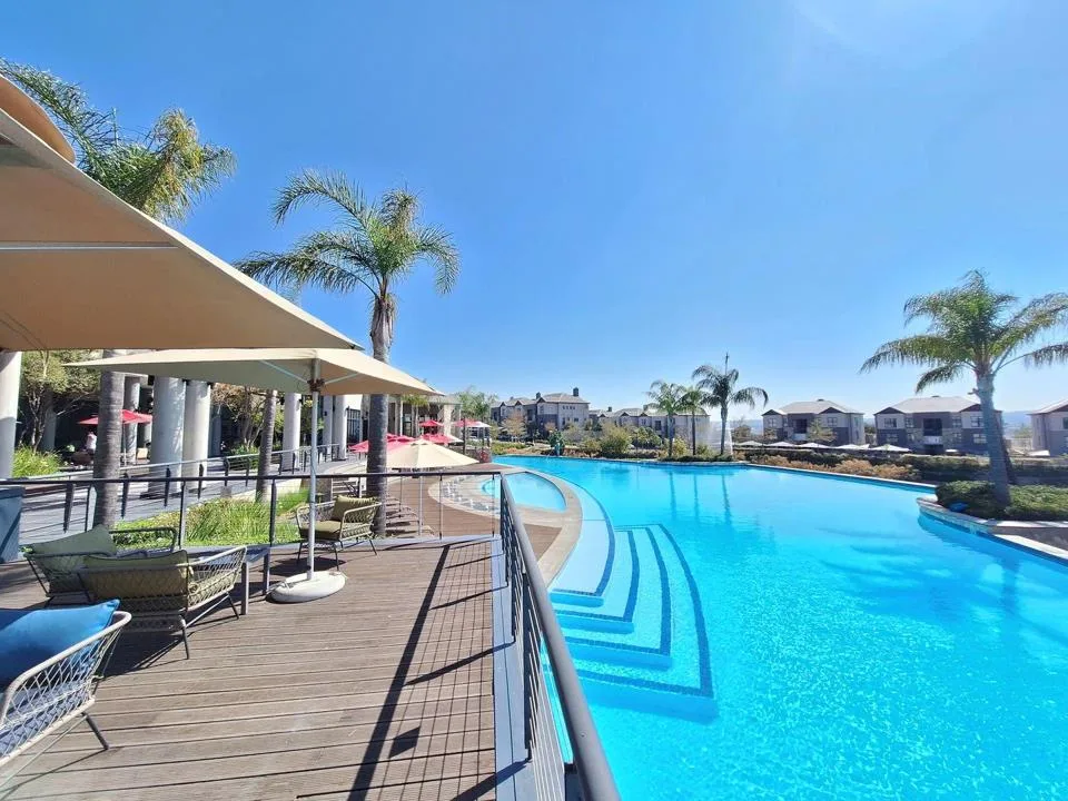 3 Bedroom Apartment / flat to rent in The Polofields