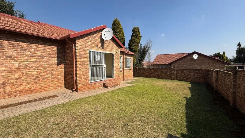 2 Bedroom Townhouse to rent in Kyalami Hills