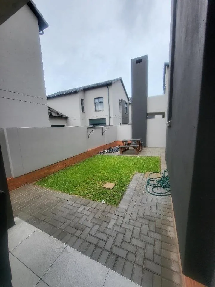 4 Bedroom Townhouse to rent in Equestria