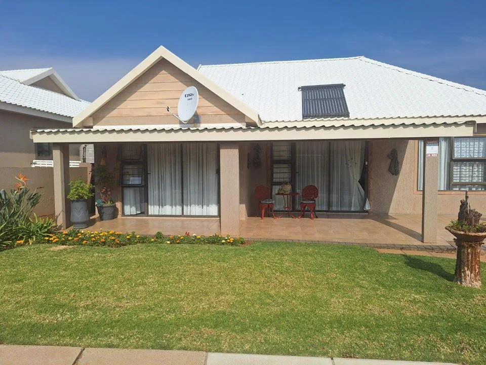 2 Bedroom House for sale in Wilkoppies