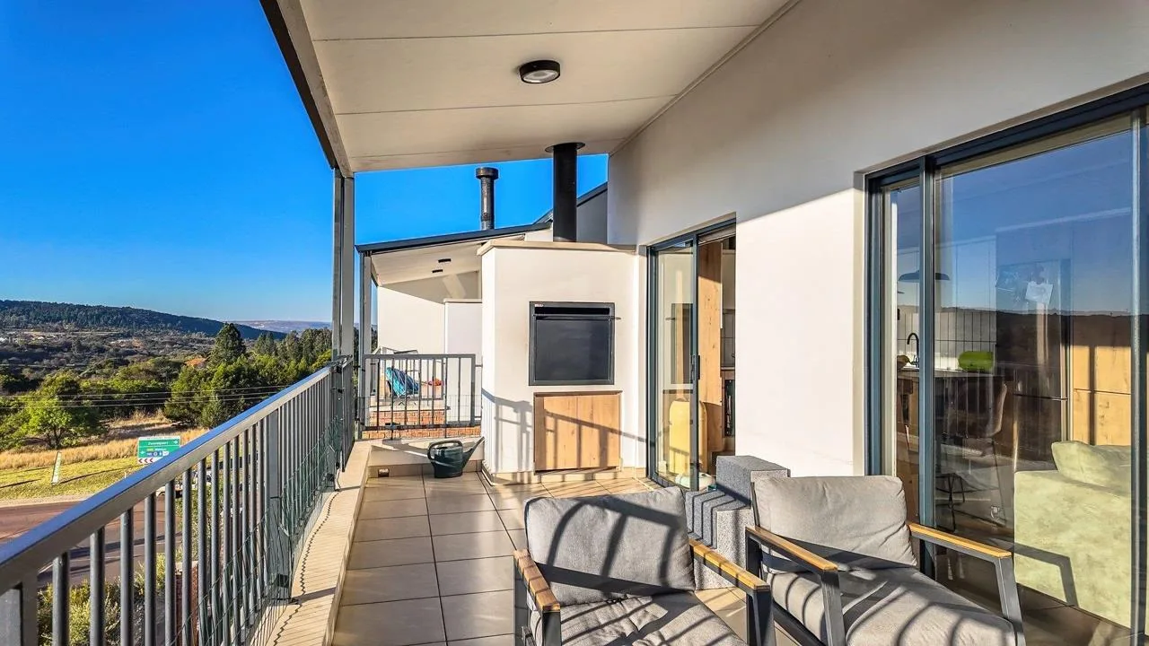 3 Bedroom Apartment / flat to rent in Mooikloof