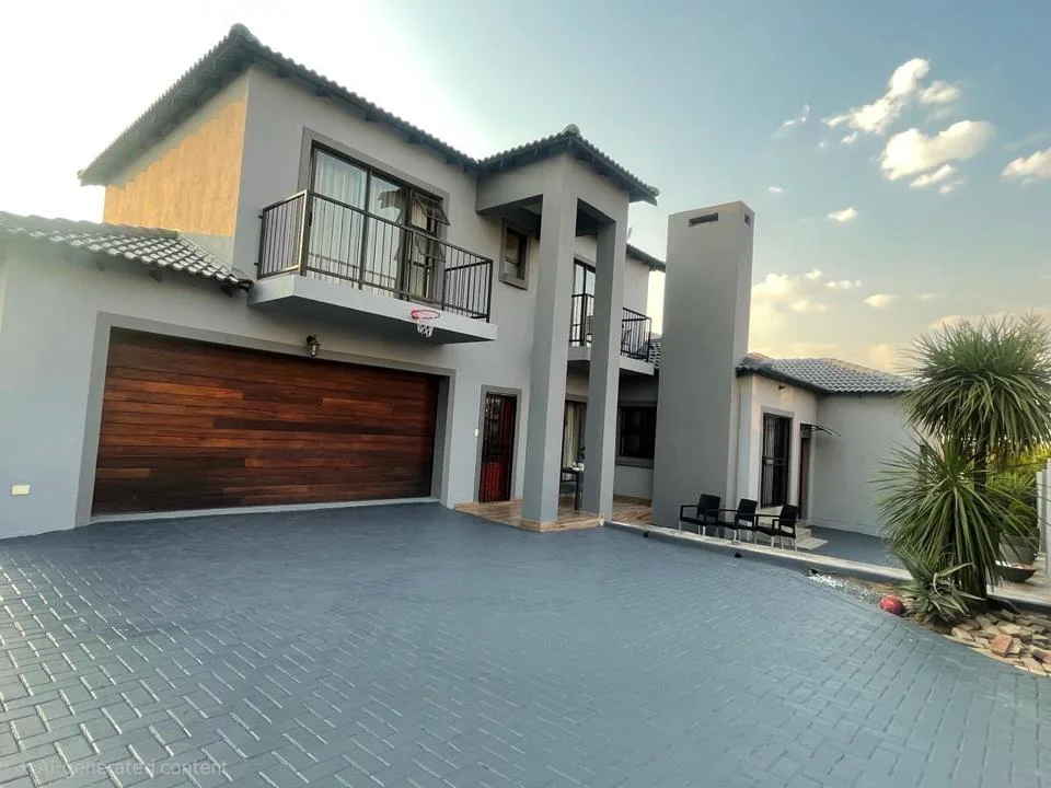 5 Bedroom House to rent in Thatchfield Estate