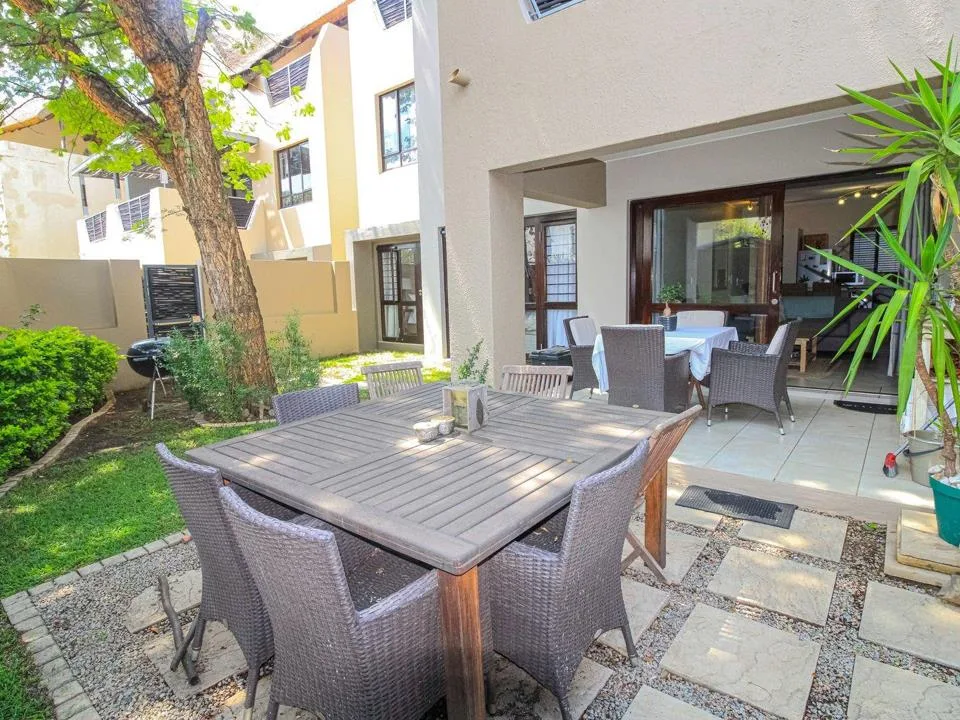 2 Bedroom Apartment / flat to rent in Douglasdale