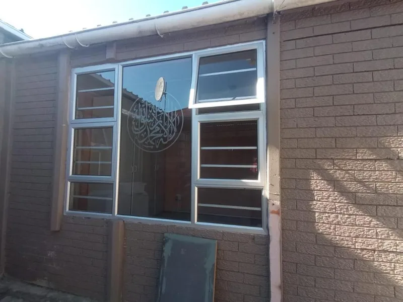 2 Bedroom House to rent in Surrey Estate