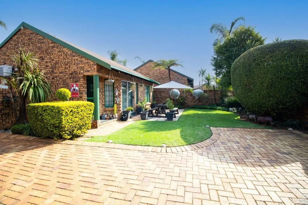 2 Bedroom Townhouse to rent in Moreleta Park