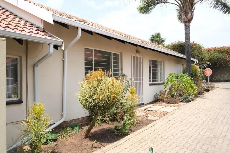 1 Bedroom Townhouse to rent in Sundowner