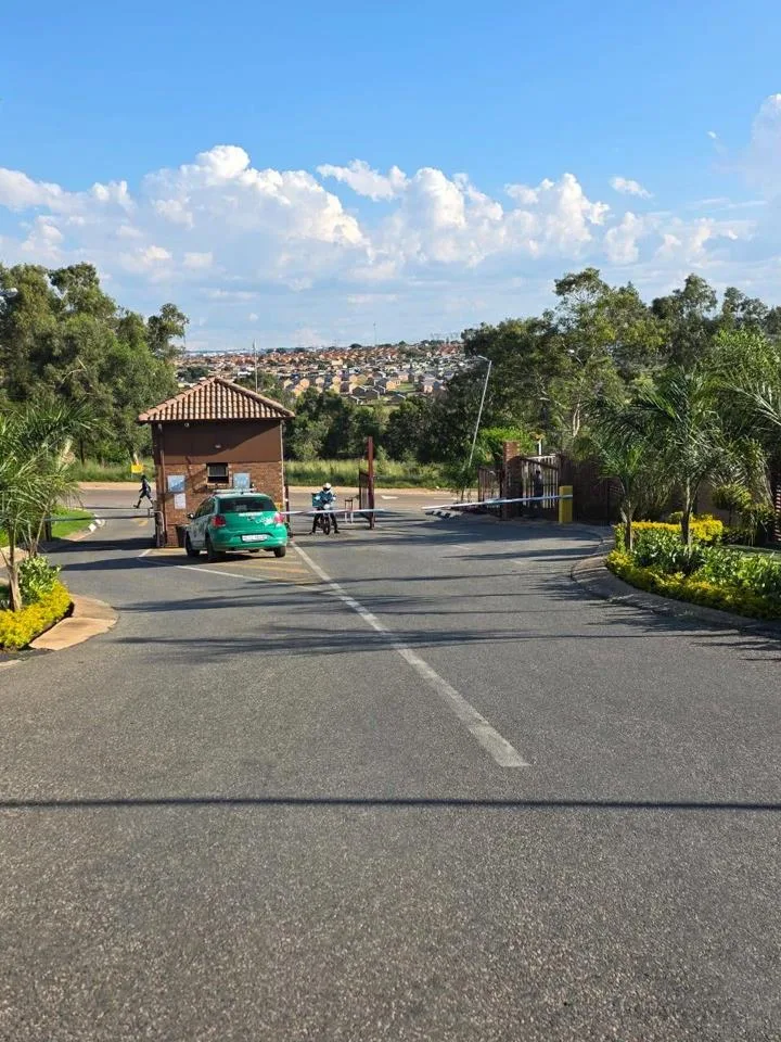 1 Bedroom House to rent in Olievenhoutbosch