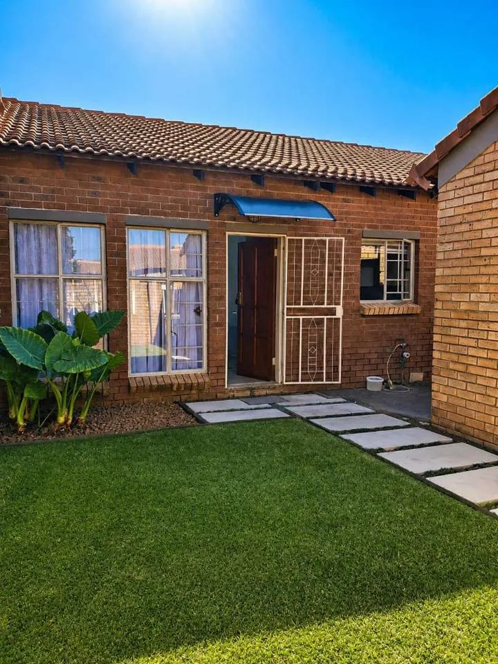 2 Bedroom Townhouse to rent in Equestria