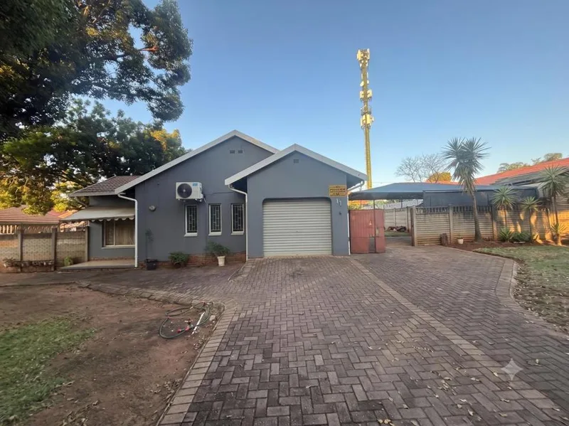 3 Bedroom House for sale in Safari Gardens