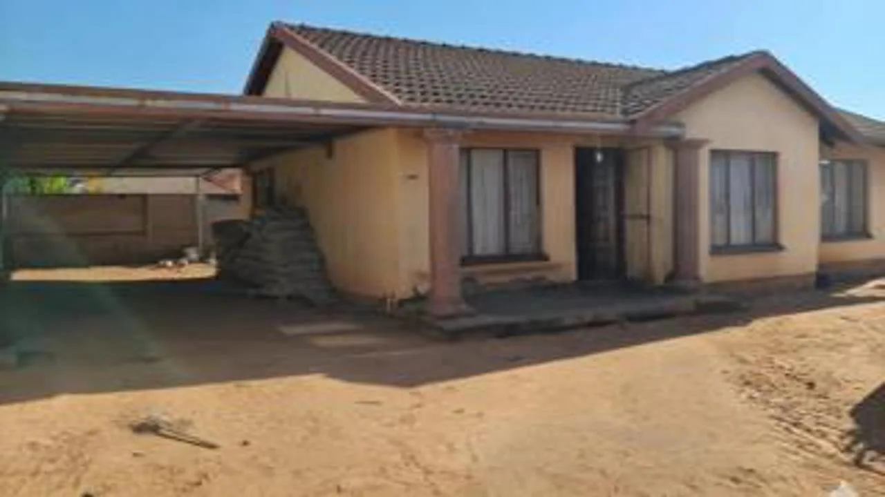 3 Bedroom House for sale in Tlhabane West