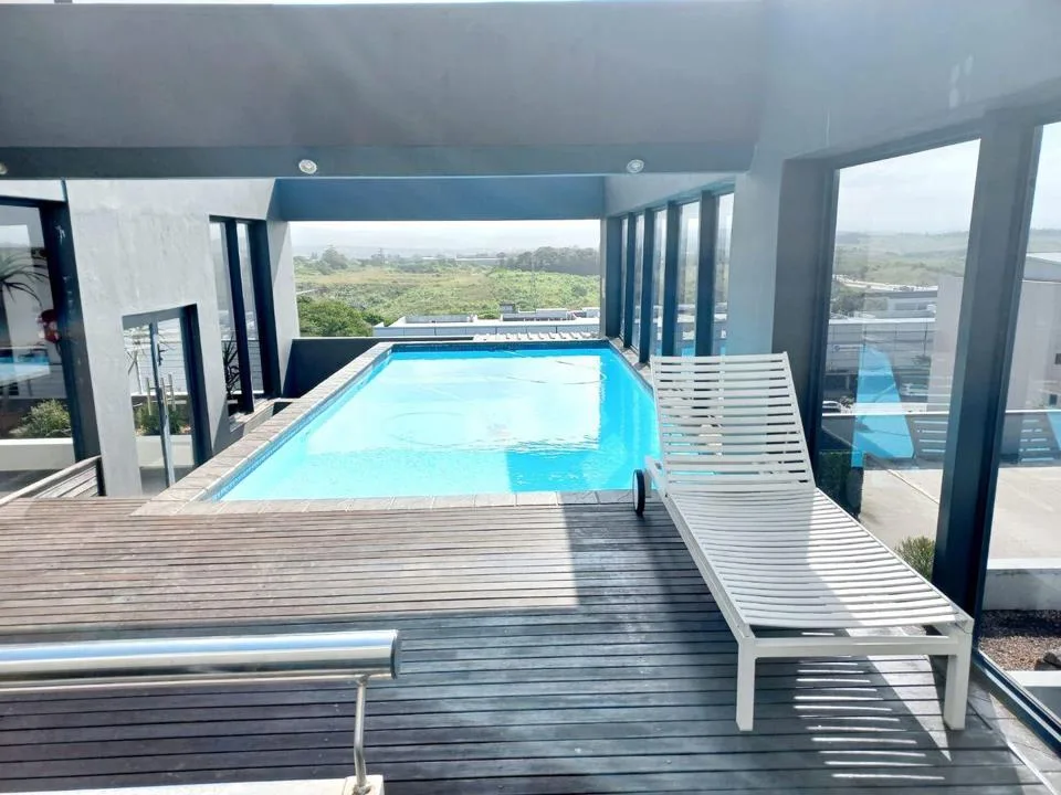 2 Bedroom Apartment / flat to rent in Umhlanga Ridge
