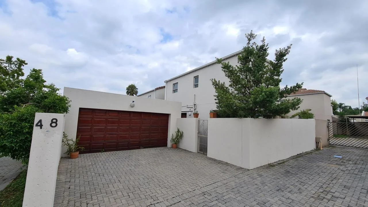 2 Bedroom House to rent in Sunninghill