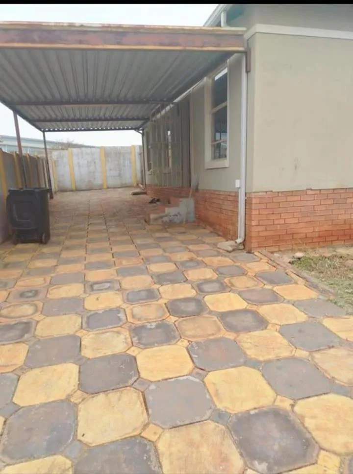 3 Bedroom House to rent in Rosslyn