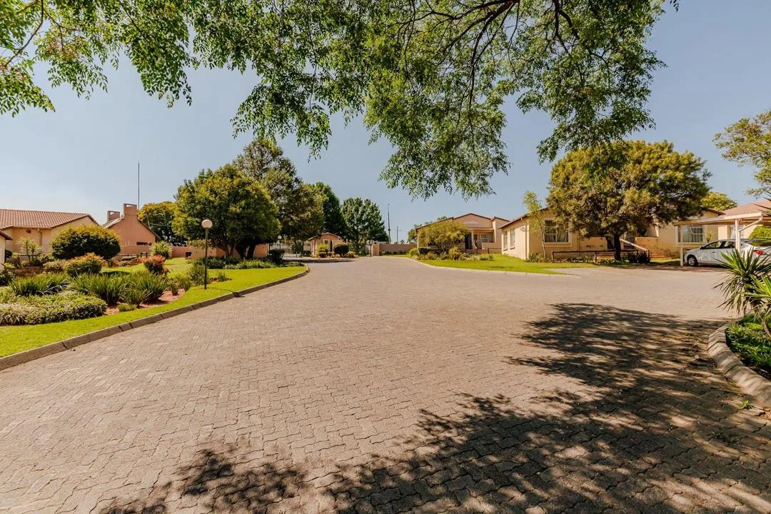 2 Bedroom Townhouse to rent in Carenvale
