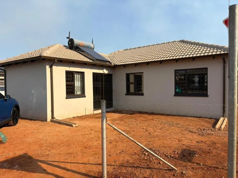 3 Bedroom House to rent in Dawn Park