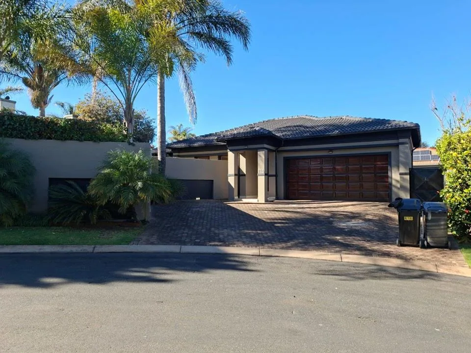 4 Bedroom House to rent in Honeydew Manor