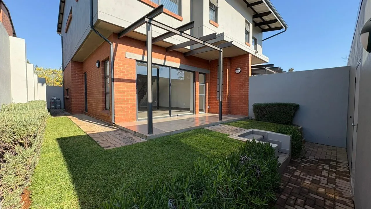 3 Bedroom Townhouse to rent in Olympus AH