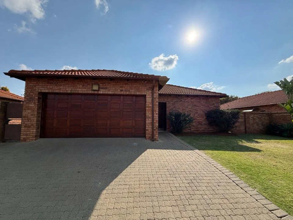 3 Bedroom Townhouse to rent in Willow Park Manor