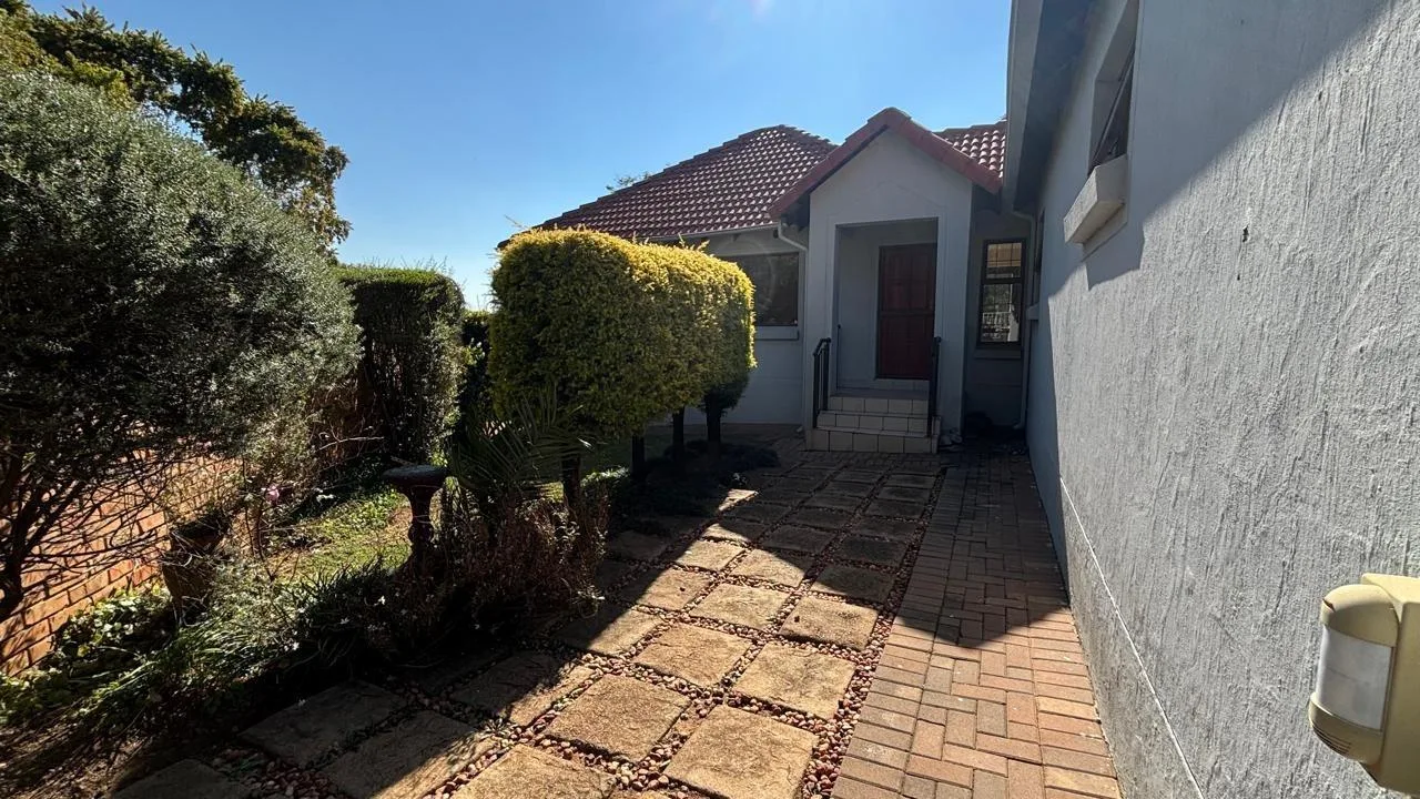 3 Bedroom House to rent in Greenstone Park Estate