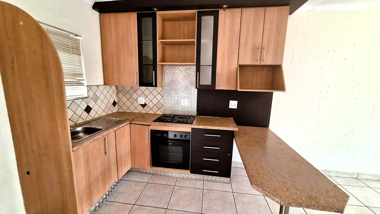 2 Bedroom Apartment / flat to rent in Vanderbijlpark SE 6