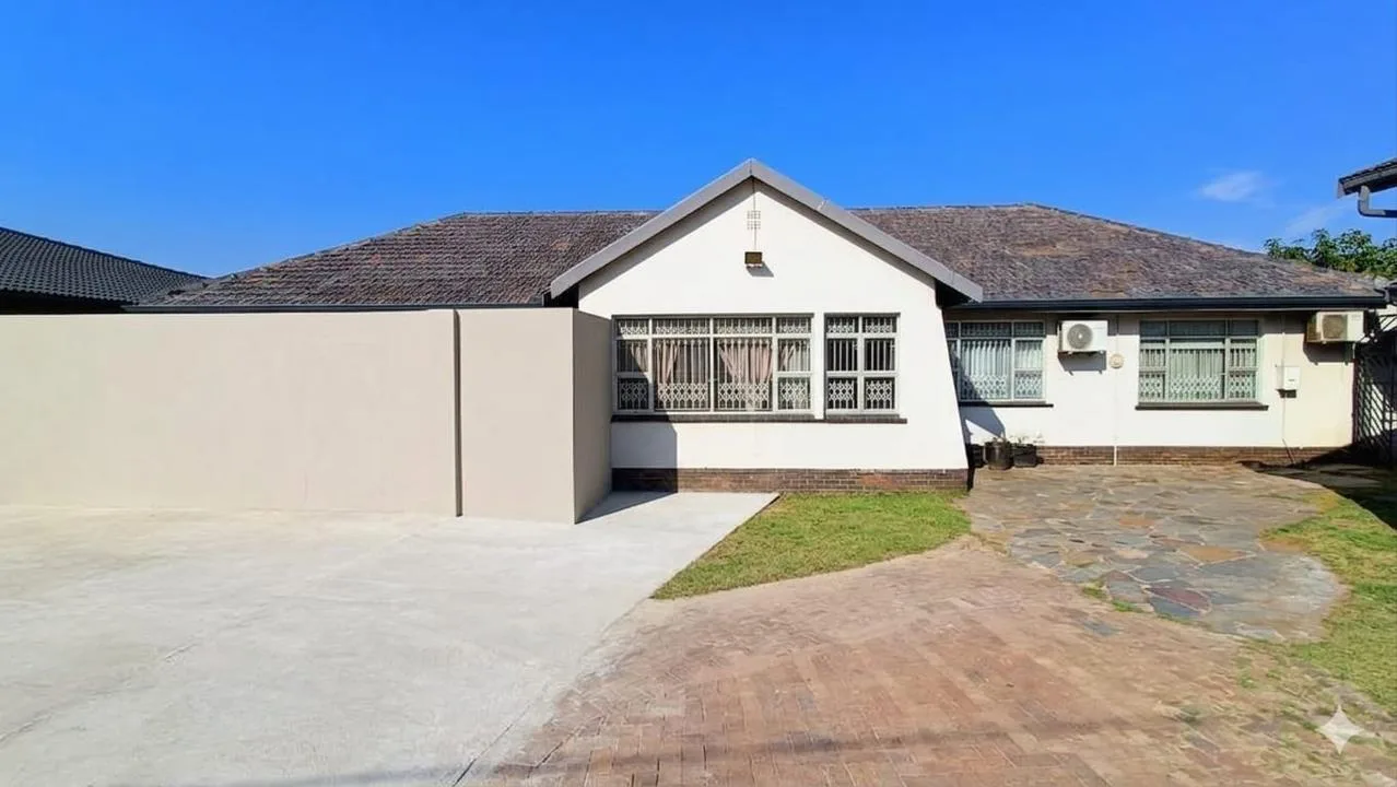 5 Bedroom House to rent in Bluff