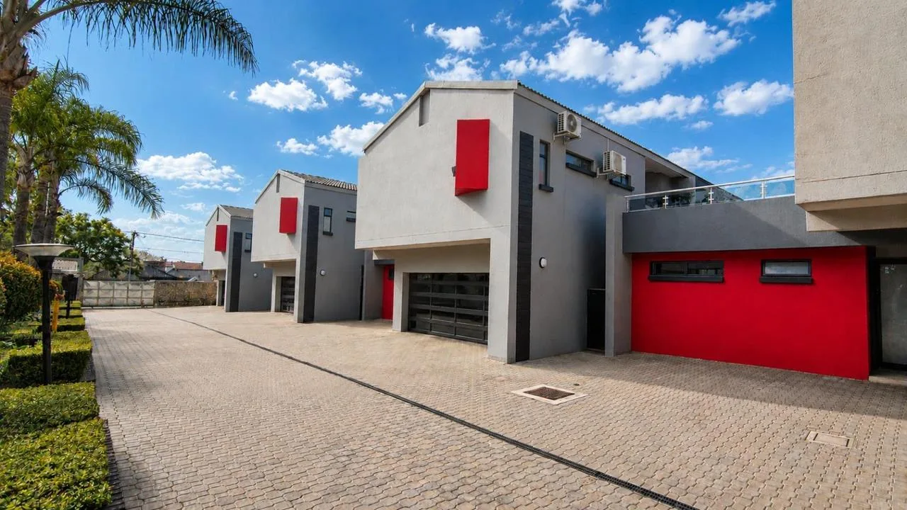 4 Bedroom Townhouse to rent in Waterkloof