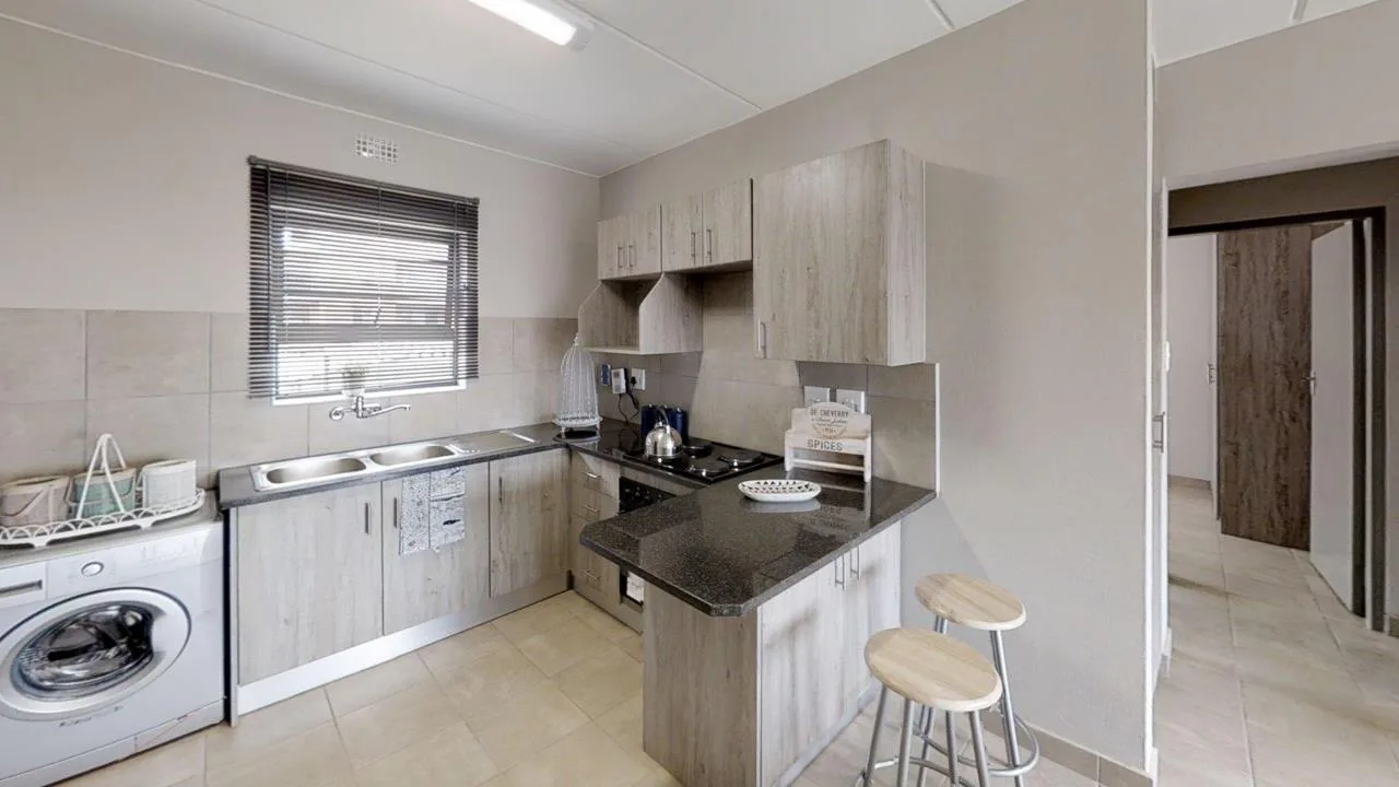 2 Bedroom Apartment / flat to rent in Mooikloof