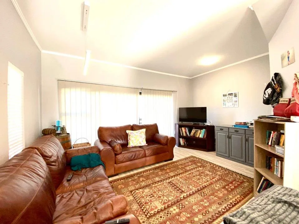 2 Bedroom Apartment / flat to rent in Hillcrest Central