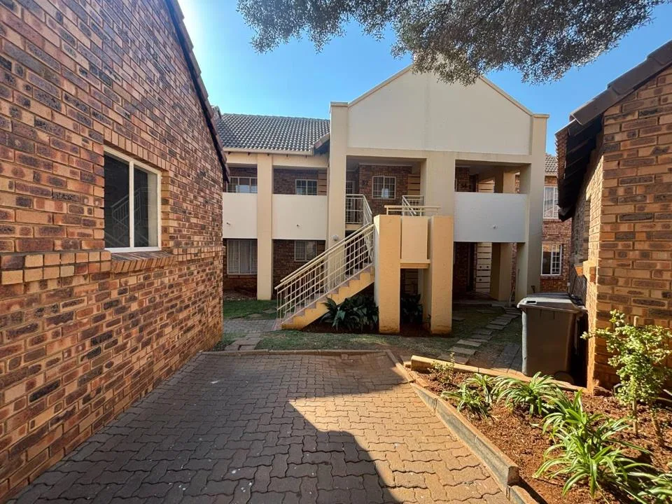 2 Bedroom Apartment / flat to rent in Olympus AH