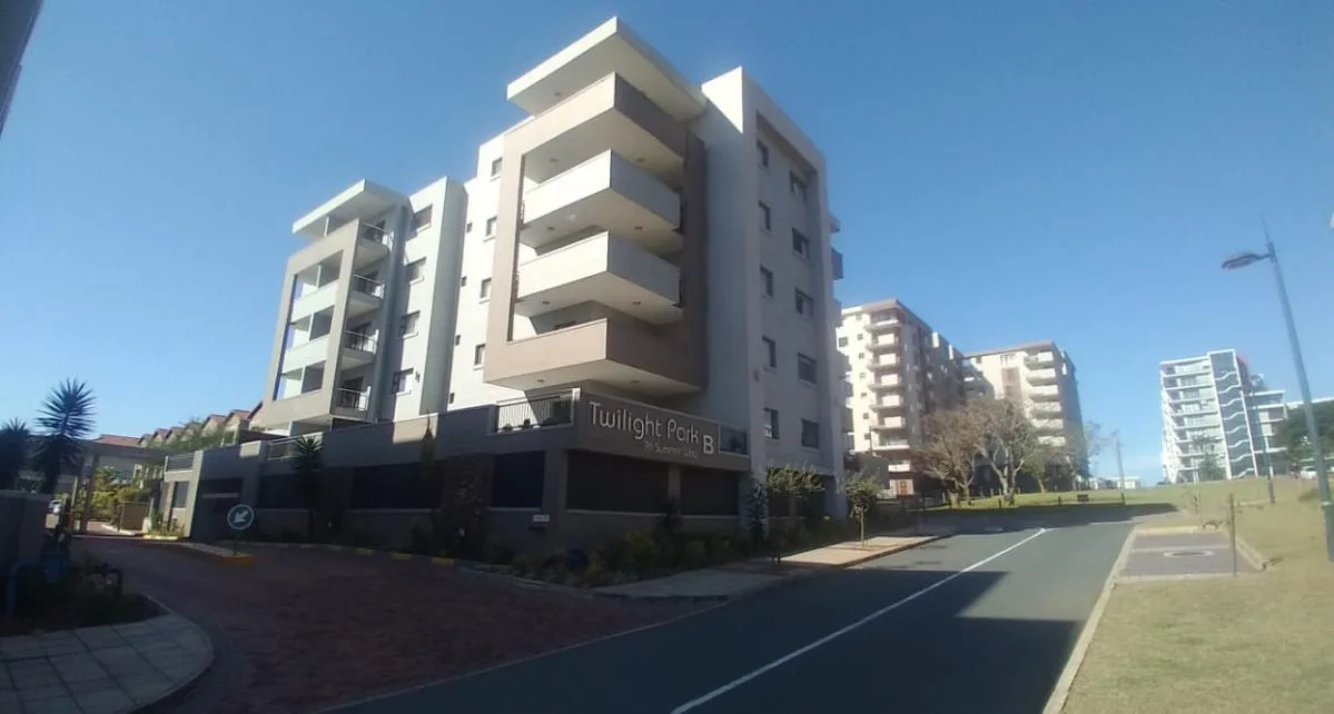 2 Bedroom Apartment / flat to rent in New Town Centre