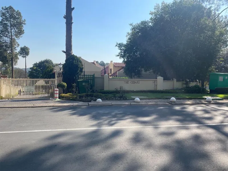 0.5 Bedroom Apartment / flat to rent in Bryanston