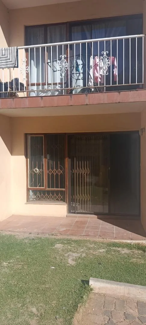 2 Bedroom Apartment / flat to rent in Randburg Central