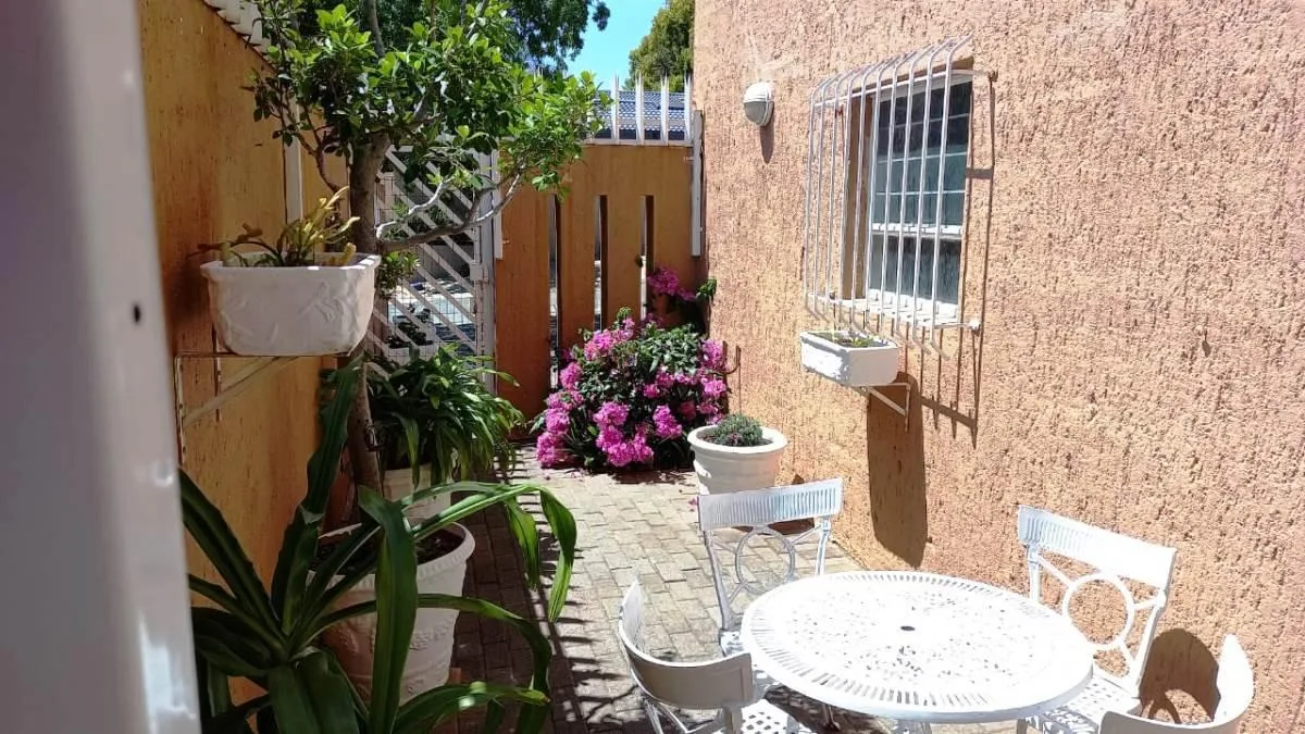 1 Bedroom House to rent in Rivonia