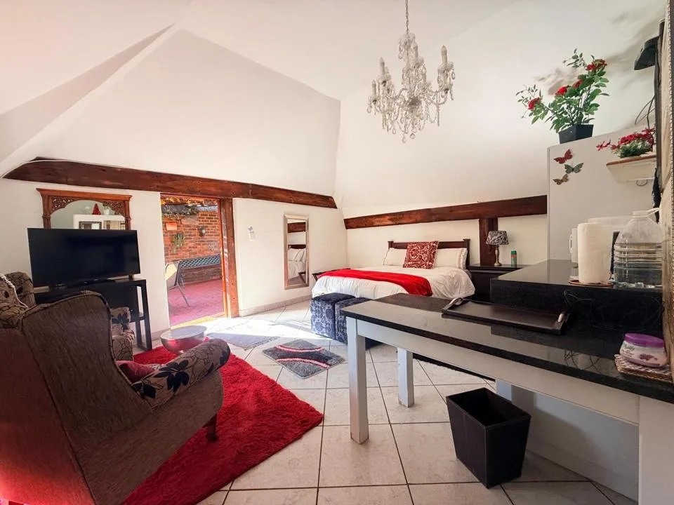 1 Bedroom House to rent in Woodmead