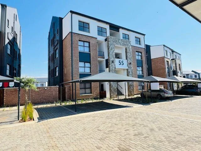 2 Bedroom Apartment / flat to rent in Mooikloof