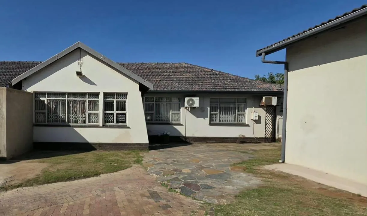 5 Bedroom House to rent in Bluff