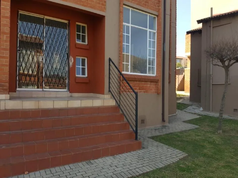 2 Bedroom Apartment / flat to rent in Laser Park