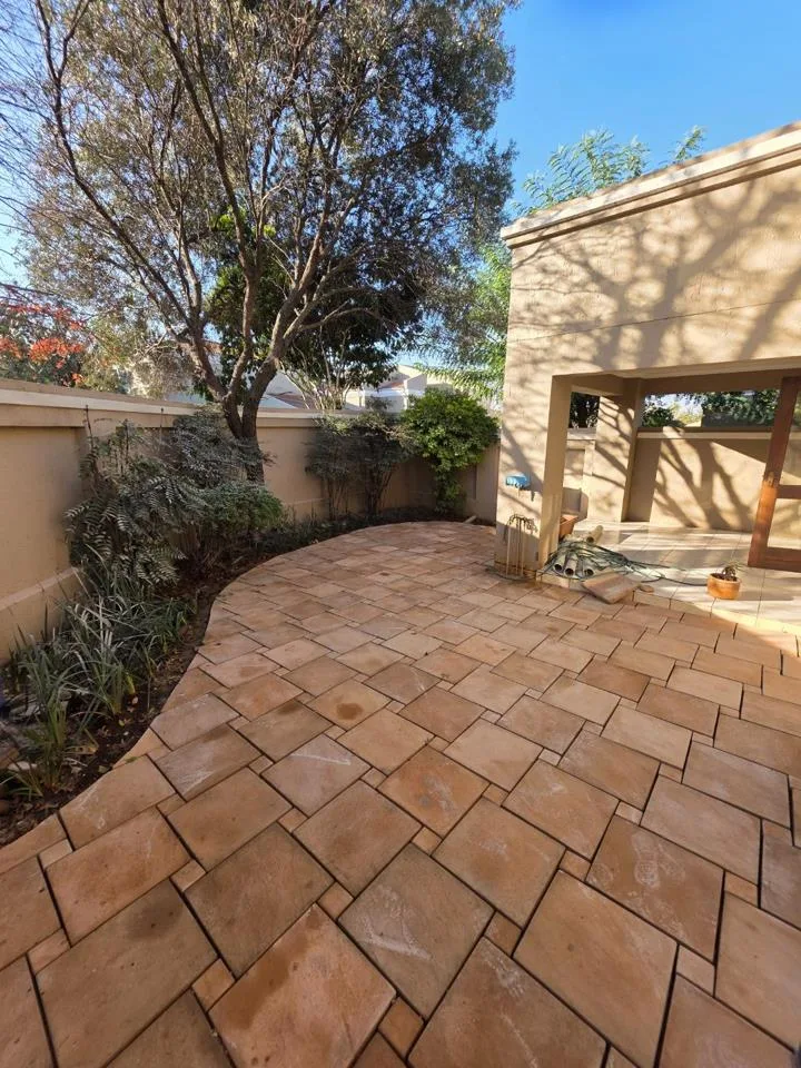 3 Bedroom Townhouse to rent in Pineslopes