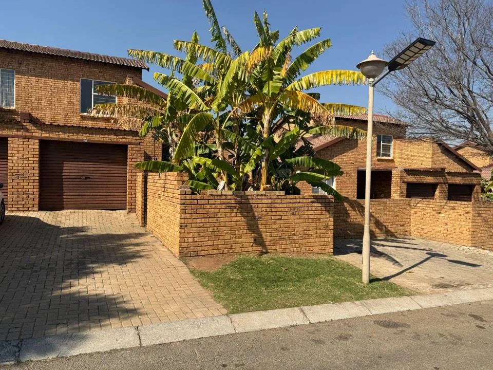 2 Bedroom Townhouse to rent in Honeypark