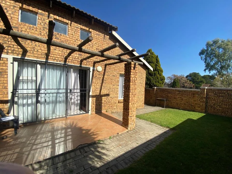 2 Bedroom Townhouse to rent in Honeypark