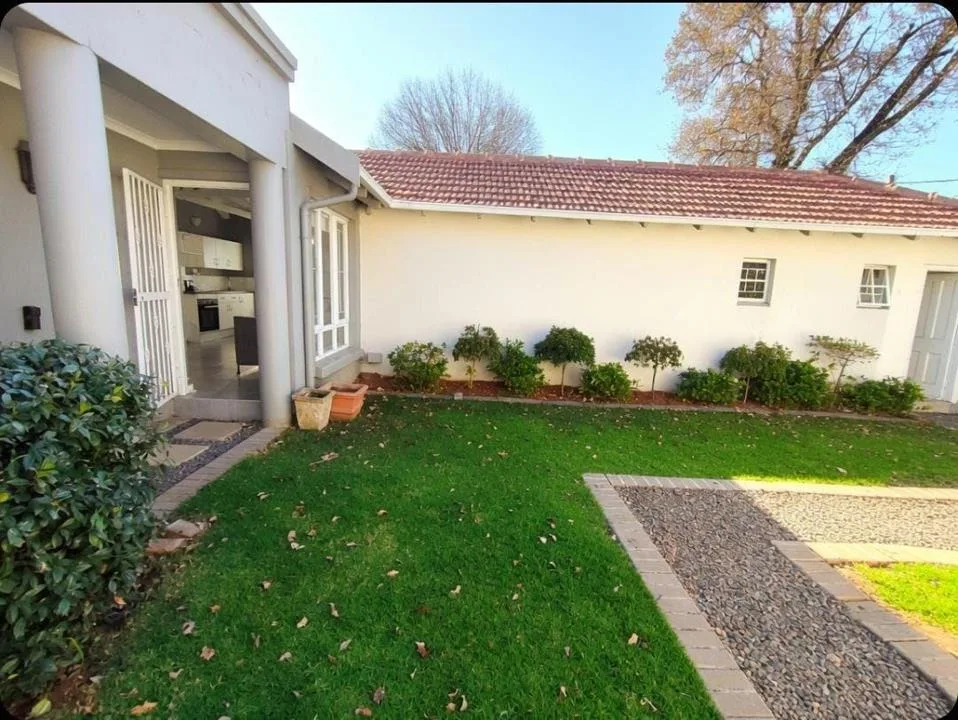 0.5 Bedroom Apartment / flat to rent in Greenside
